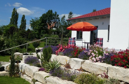 Gunzenhausen Apartment | Apartment 'Ferienwohnung Birnbaum' with Private Terrace, Shared Garden and Wi-Fi