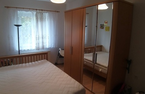Markkleeberg Apartment | Seaside Retreat: Apartment 'Ferienwohnung In Seenähe'