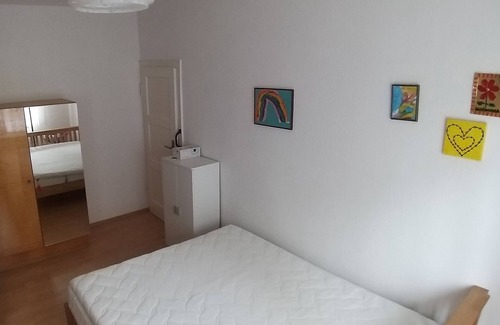 Markkleeberg Apartment | Seaside Retreat: Apartment 'Ferienwohnung In Seenähe'