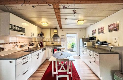 Quiddelbach Apartment | Apartment Ferienwohnung Renata 1 nahe Nürburgring by Interhome