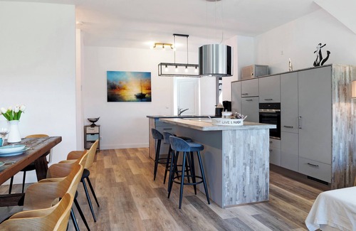 Winnemark Apartment | Oceanfront Apartment 'Ferienwohnung Ostwind' with Wi-Fi