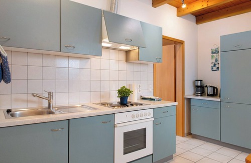 Petershausen-Ost Apartment | Cozy Apartment 'Ferienwohnung Links' with Ocean View & Wi-Fi