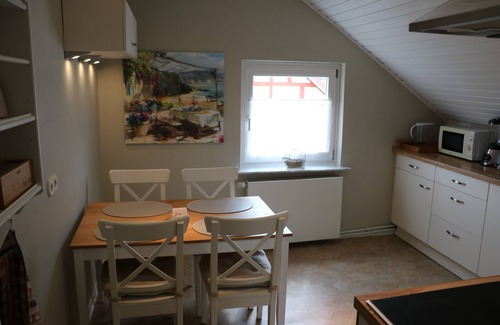 Schotten Apartment | Scenic 'Ferienwohnung Mandelblüte' with Mountain View & Wi-Fi