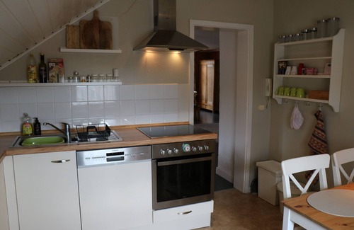 Schotten Apartment | Scenic 'Ferienwohnung Mandelblüte' with Mountain View & Wi-Fi
