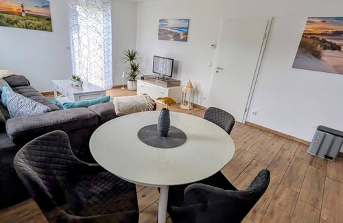Lubmin Apartment | Apartment 'Ferienwohnung Strandliebe' with Private Garden and Wi-Fi
