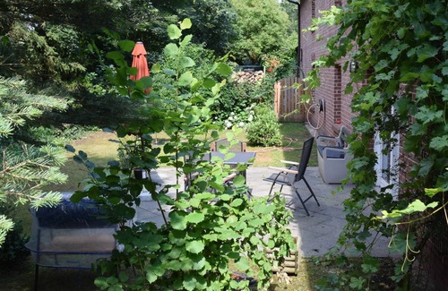 Vietmannsdorf Apartment | Unwind at Ferienwohnung Eulenhof: Terrace, Garden & Wi-Fi