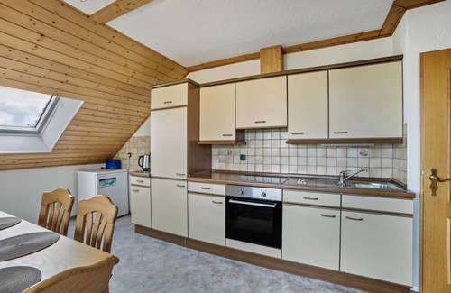 Wiesau Apartment | Apartment 'Ferienwohnung Bächer' with Shared Garden, Balcony and Wi-Fi