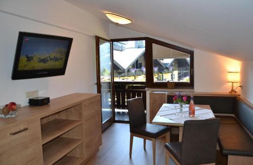 Radstadt Apartment | Family-Friendly Apartment - Ferienwohnung Elisabeth with Pool