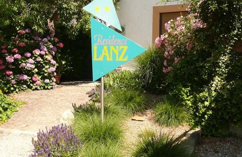 Lana Apartment | Cozy Apartment 'Ferienwohnung Lanz 2' with Garden & Wi-Fi