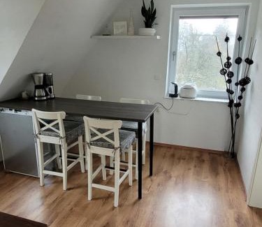 Heuchelhof Apartment | Family-Friendly Stay at Apartment Ferienwohnung Steigwaldweg