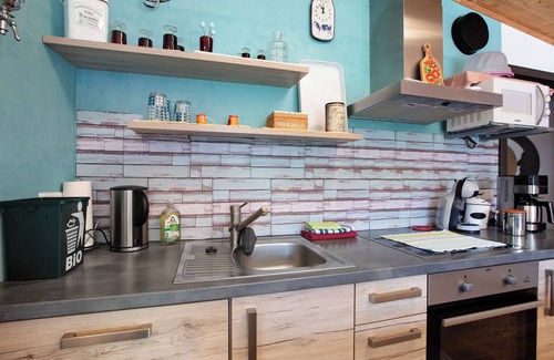 Geschwend Apartment | Apartment 'Fewo Rabenfelsen' with Private Terrace and Wi-Fi