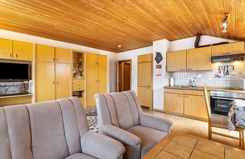 Ortsmitte Apartment | Apartment 'Fewo 2' with wintergarden and Wi-Fi