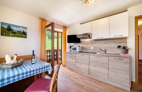 Laudes Apartment | Cozy Fichtenhof Enzian: Mountain Views & Shared Garden