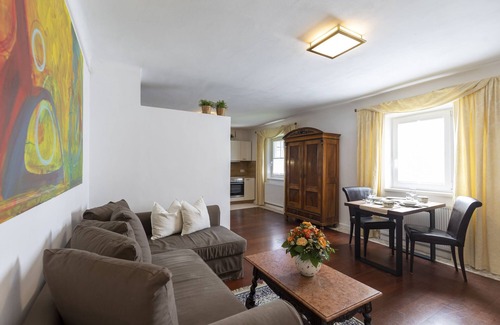 Taxham House | Perfect Getaway: Your Home Away from Home with Pool