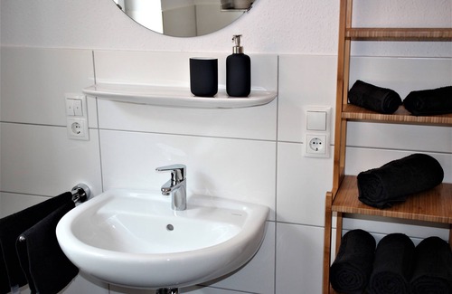 Thulsfeld Apartment | Family-Friendly Apartment at Thülsfelder Dam with Kitchen