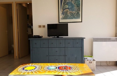 Andernos-les-Bains Apartment | Oceanfront Apartment in Andernos les Bains - Rated 9.2/10