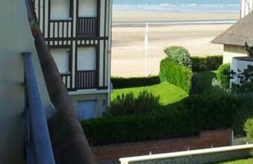 Benerville-sur-Mer Apartment | Outstanding Oceanfront Apartment in Benerville-sur-Mer