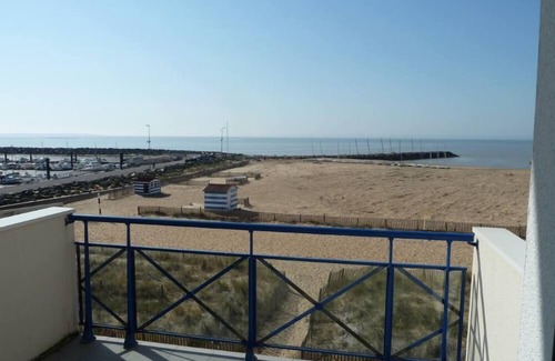Port District Apartment | Ideal Oceanfront Apartment in Châtelaillon-Plage