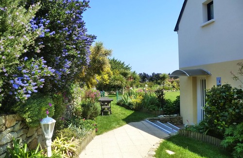 Saint-Pol-de-Leon Apartment | Guest Rated: Ideal Apartment in St Pol de Léon with Spa