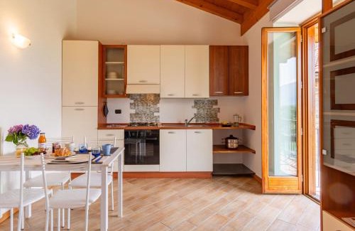 Sorico Apartment | Cozy Apartment Leonardo da Vinci: Pet & Child Friendly Stay