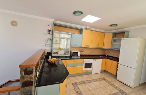 Playa de Arinaga Apartment | Pet-Friendly Apartment with Ocean View in Arinaga