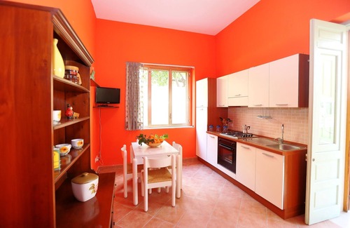Avola Villa | Oceanfront Apartment in Avola with Pool and Spa Amenities