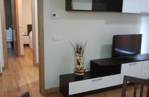 Cangas de Onis Apartment | Pet-Friendly Apartment with Spa & Ocean Views in Cangas de Onís