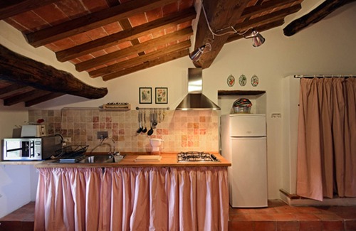 Calci Apartment | Top-Rated Apartment in Calci with Pool & Spa Amenities