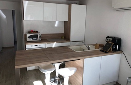 Le Suquet Apartment | Oceanfront Apartment in Cannes - Guest Rated 9.8/10