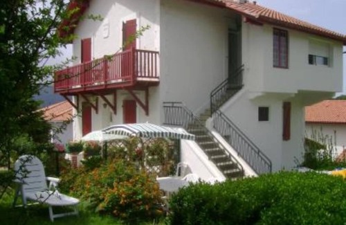 Hendaye Apartment | Oceanfront Apartment in Hendaye - Guest Rated 9.8/10