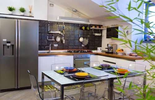 Cava de' Tirreni Apartment | Oceanfront Retreat in Cava dei Tirreni - Guest Rated 9.8