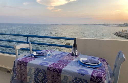 Meze Apartment | Ocean View Apartment in Mèze with Spa & Hot Tub