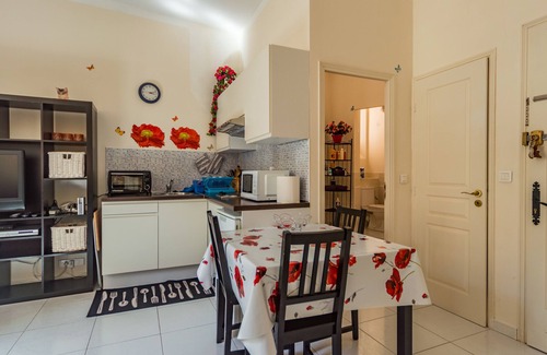 Old Town Apartment | Pet-Friendly Oceanfront Apartment in Mentone - Guest Rated 10/10