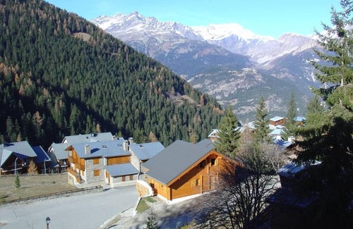 Valfrejus Apartment | Pet-Friendly Apartment in Modane with Spa and Hot Tub
