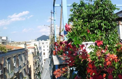 Historical Center Apartment | Pet-Friendly Oceanfront Apartment in Napoli - Rated 9.8