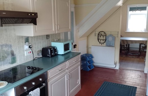 Llwyngwril Apartment | Seaside Apartment with Scenic Views of Cambrian Bay