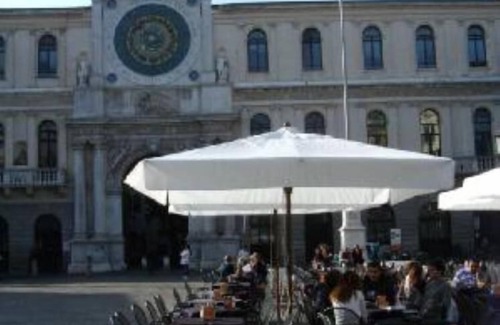 Historic Centre Apartment | Comfortable Apartment in Padova with Breakfast & Kitchen