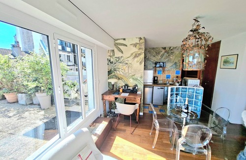 Arsenal Apartment | Top-Rated Apartment in Paris with Spa & Hot Tub Access
