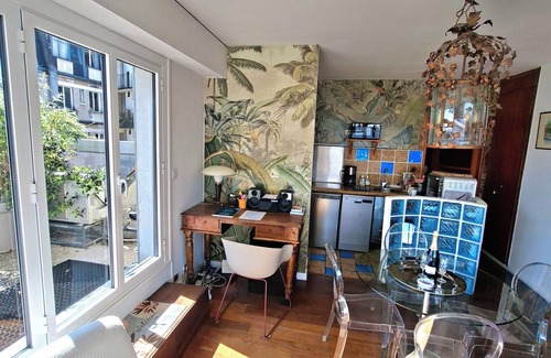 Arsenal Apartment | Top-Rated Apartment in Paris with Spa & Hot Tub Access