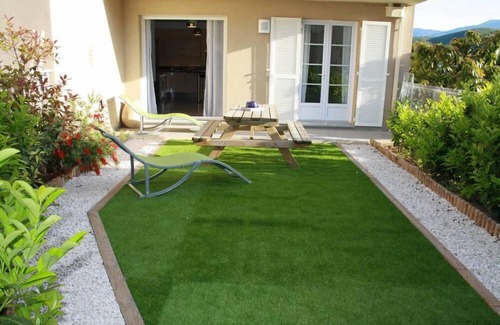 Saint-Florent Apartment | Oceanfront Apartment in Saint Florent - Rated 10/10