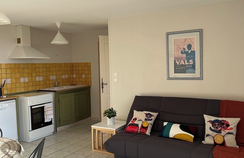 Vals-les-Bains Apartment | Pet-Friendly Apartment in Vals Les Bains - Top Rated 10/10