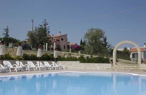 Defensola Apartment | Exceptional Oceanfront Apartment in Vieste with Spa & Pool