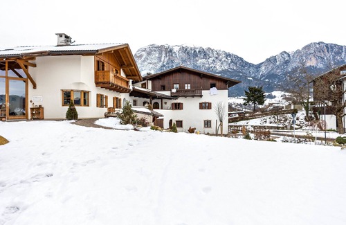 Fie allo Sciliar Apartment | Unforgettable Stay at Florerhof Ferienwohnung Rose with Spa