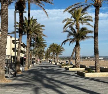 Cubelles Apartment | Cozy Apartment Foix: Oceanfront Retreat with Pool & Pets