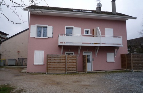 Thonon-les-Bains Apartment | Cozy Apartment for 2-3 in Thonon with Ocean Views