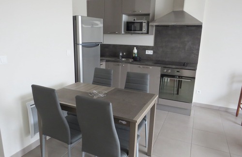 Colombiers Apartment | Cozy Apartment for 2 with Kitchen - Rated 10/10 by Guests