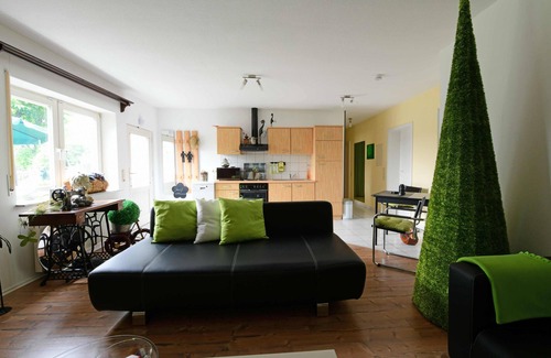 Heddinghausen Apartment | Cozy Apartment for Two: Guest Rated 9.8 with Breakfast