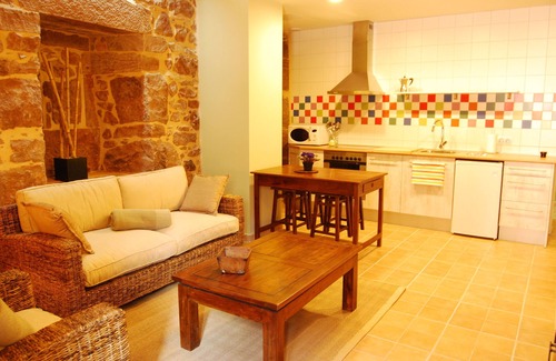 Sorlada Apartment | Cozy Apartment for 2 to 4 with Pet-Friendly Amenities