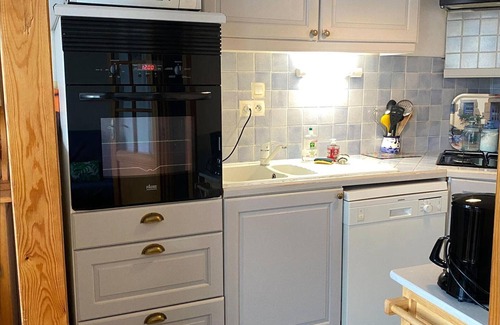 Le Palais Apartment | Relaxing Stay at Apartment Le Palais with Spa & Kitchen
