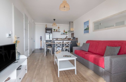 Pornic Apartment | Oceanfront Apartment for 4 with Pool & Beach Access